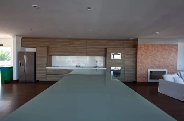 Garagem, elevador e depósito de praia: o que pesa no apartamento — Garagem Elevador Deposito Praia Apartamento